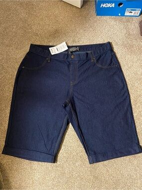 HUE Women’s Dark Indigo Denim Pull- On, Stretch, Cuffed Bermuda Shorts Size XL